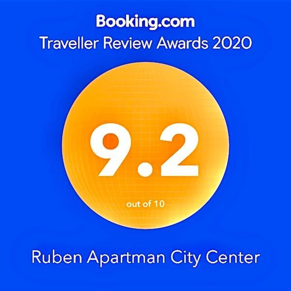 Ruben Apartman City Center Debrecen Buitenkant foto