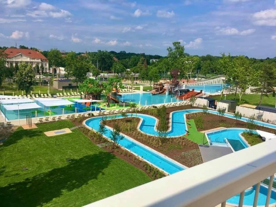 Ruben Apartman City Center Debrecen Buitenkant foto