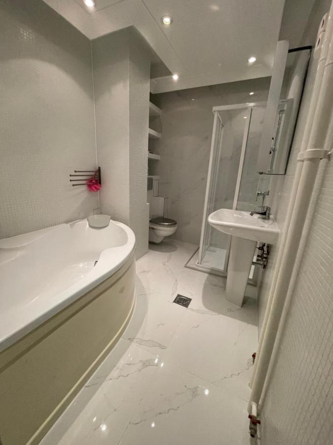 Ruben Apartman City Center Debrecen Buitenkant foto