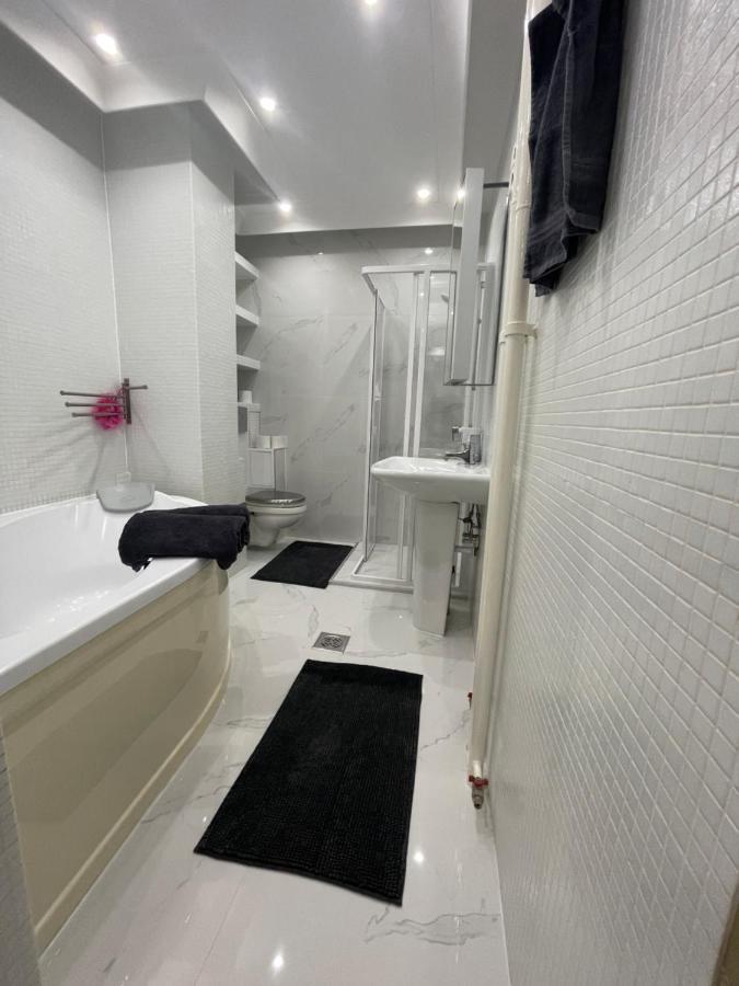 Ruben Apartman City Center Debrecen Buitenkant foto